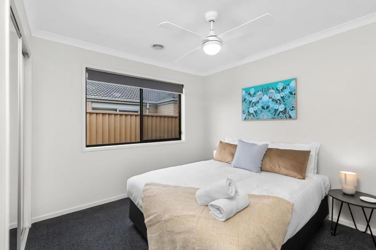 Chifley Place - Cool Suburban Crib! - Housity