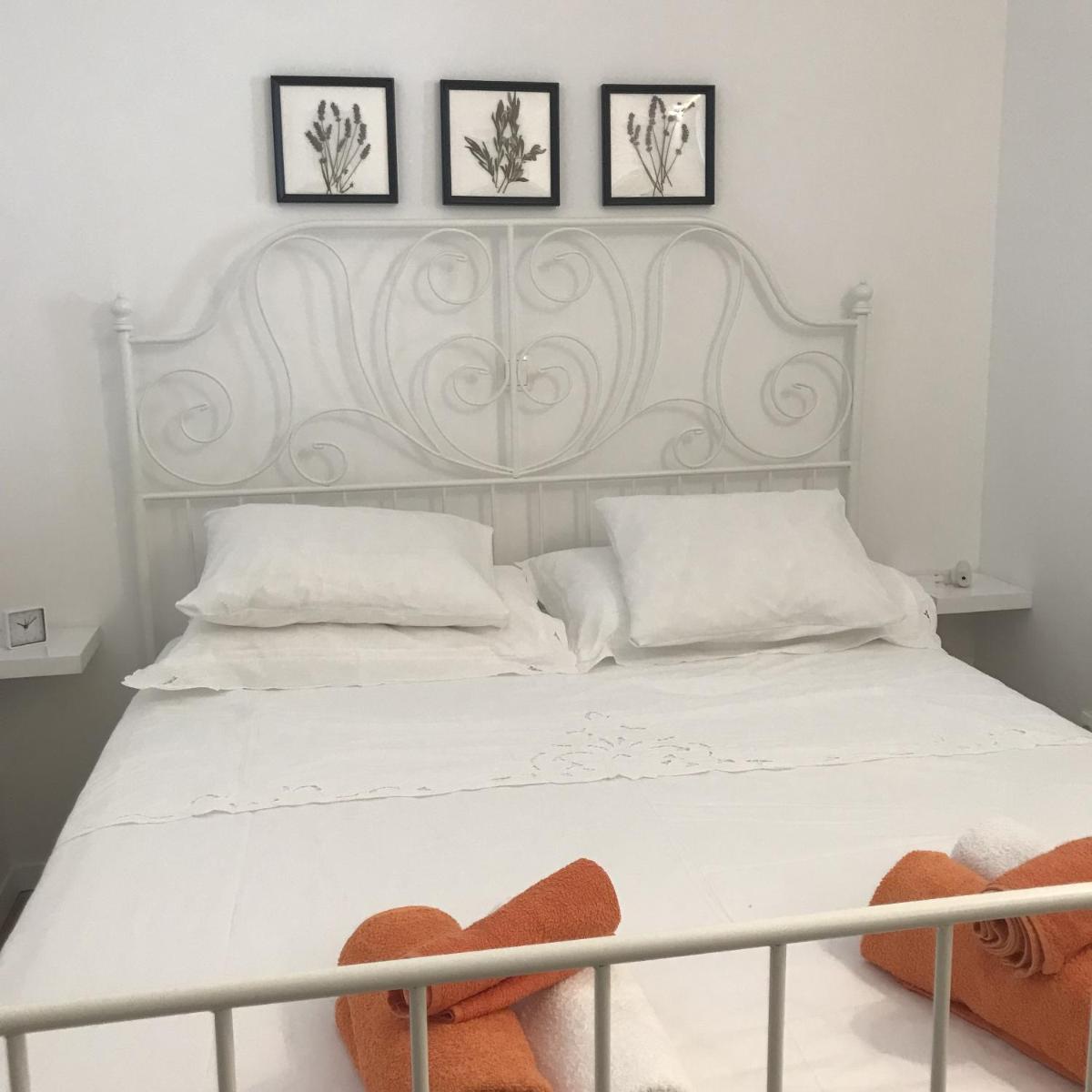 Apartments by the sea Poljica, Trogir - 11934 - Housity