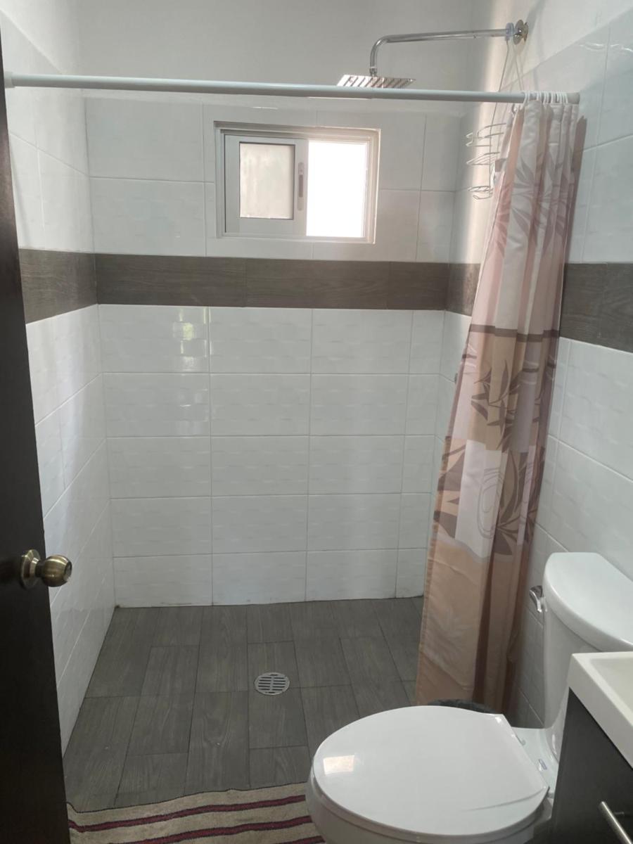 Casa con pequeña alberca - Housity