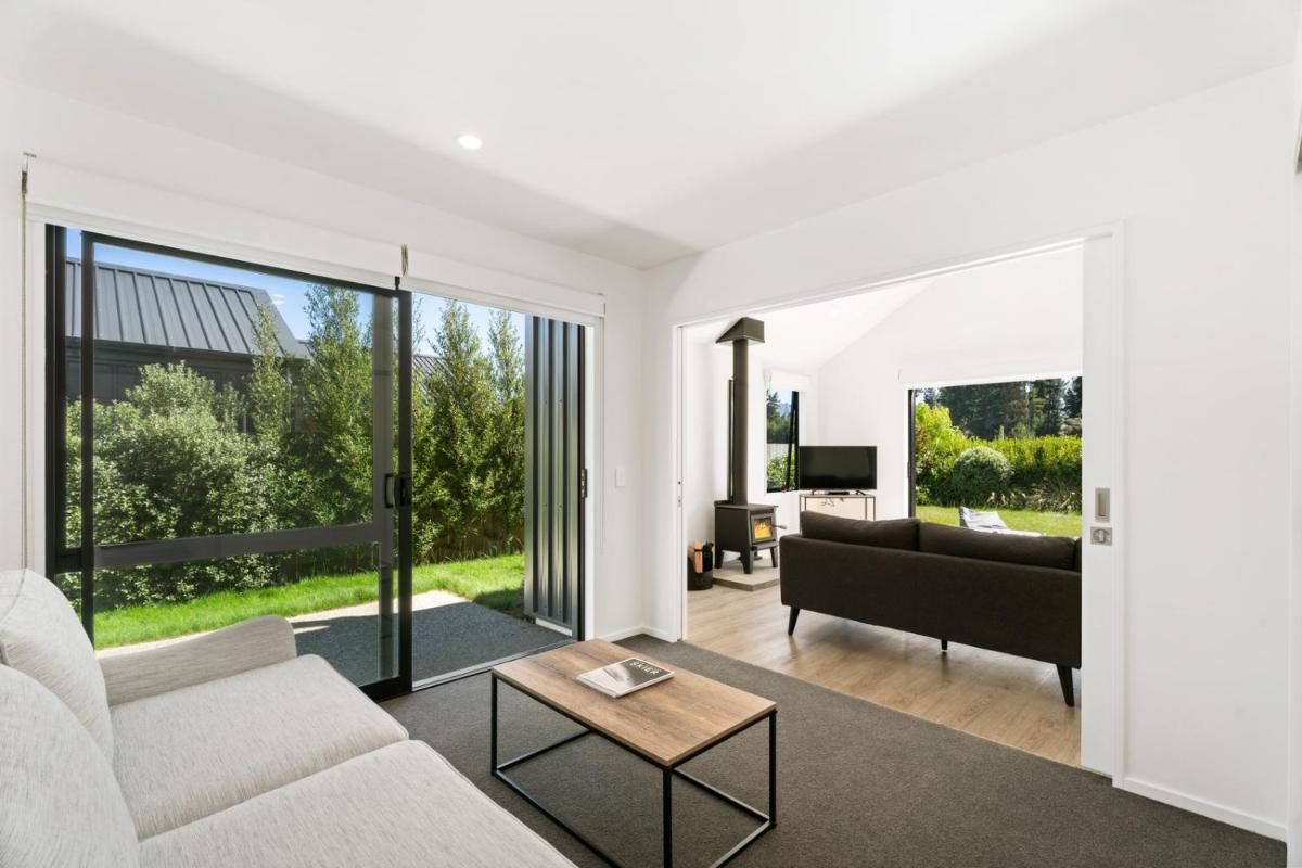 Northlake Hideaway - Wanaka Holiday Home - Housity