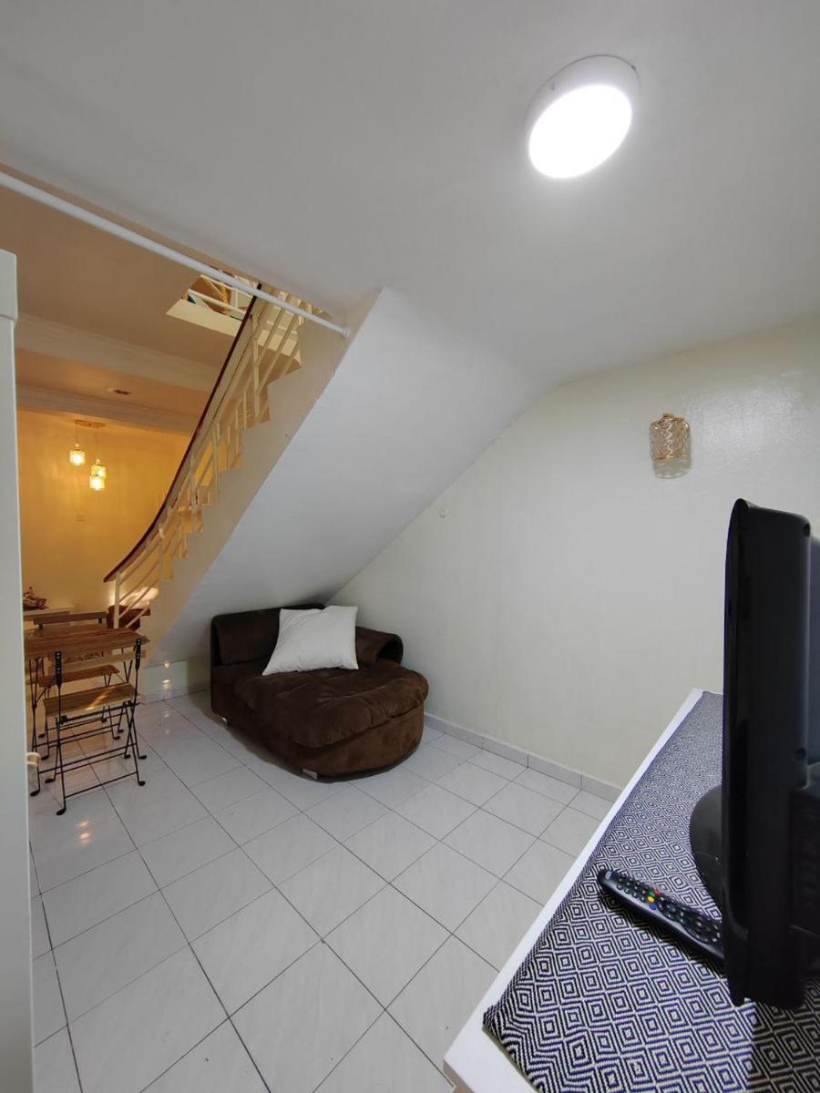 Suitetrails - Bear Hill Vila - Homestay Melaka