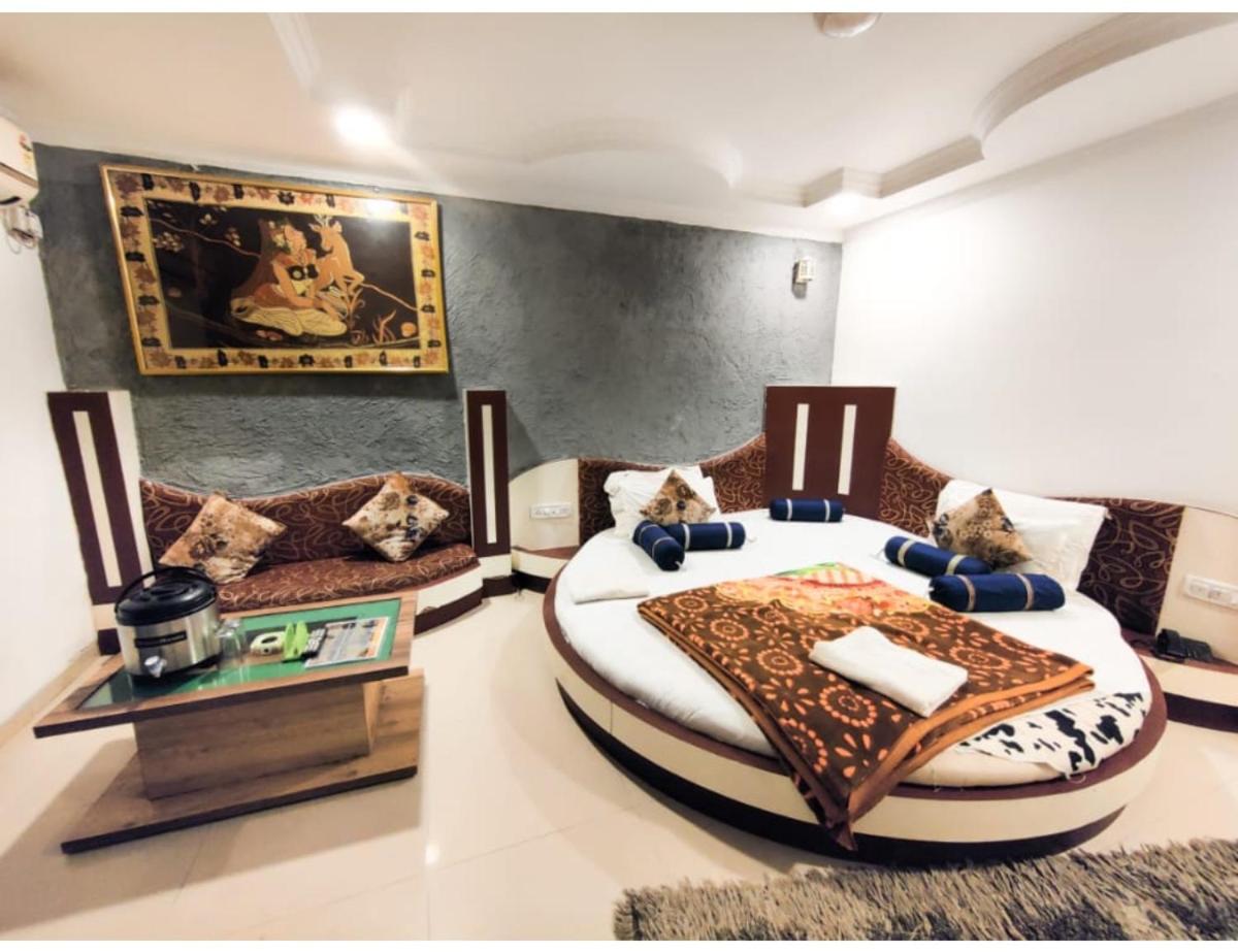 Hotel Prateek, Pachmarhi - Housity