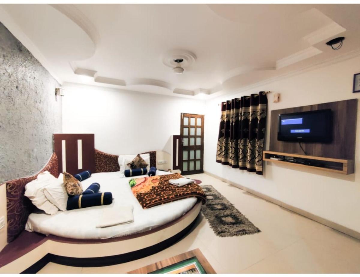 Hotel Prateek, Pachmarhi - Housity