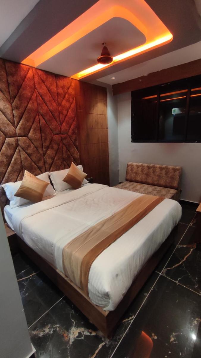 Hotel Prime Land - Housity