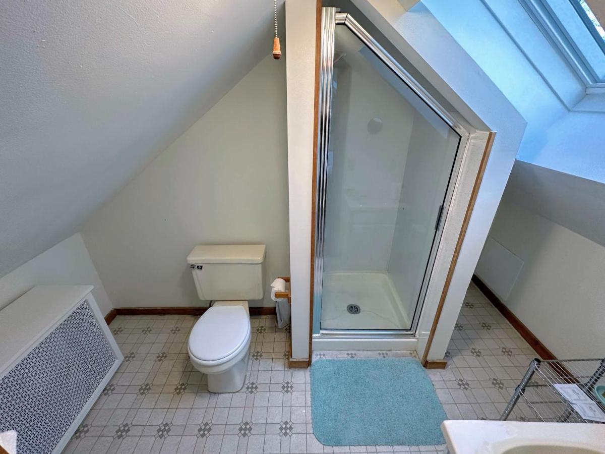 R18 Affordable Ski-in Ski-out Bretton Woods Townhome mountain views - Housity