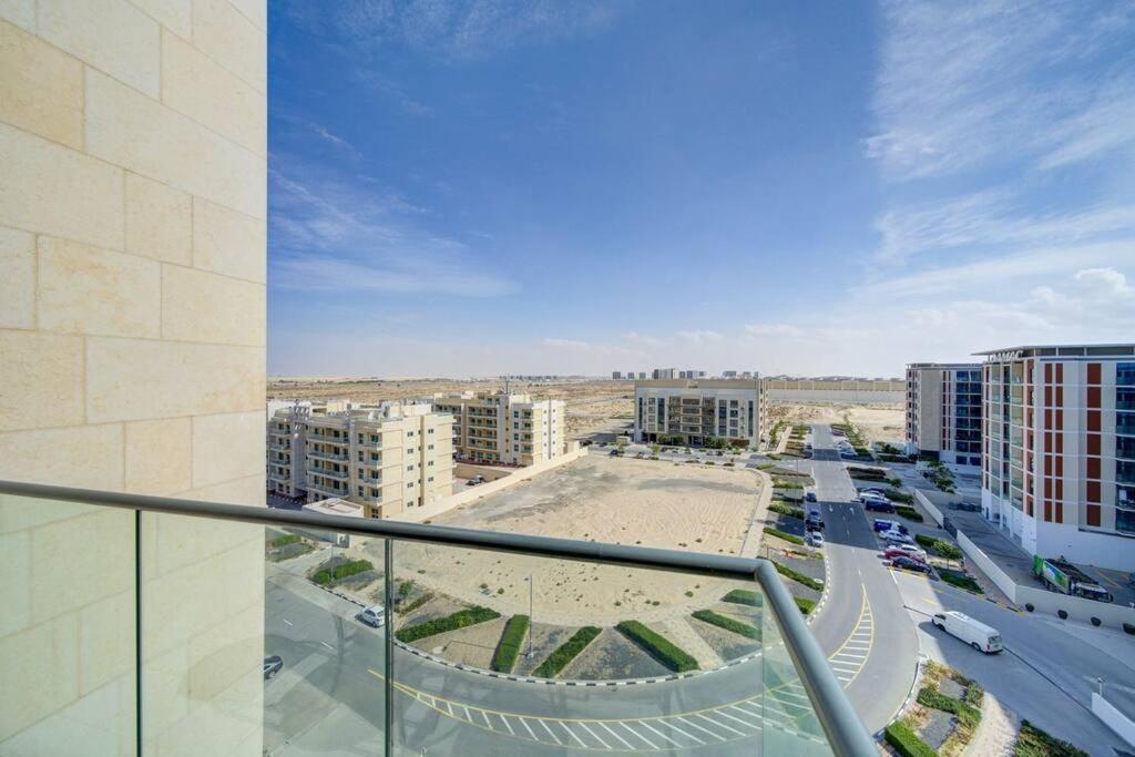 Suitetrails - Aesthetic Newly Furnished Studio in Dubai South