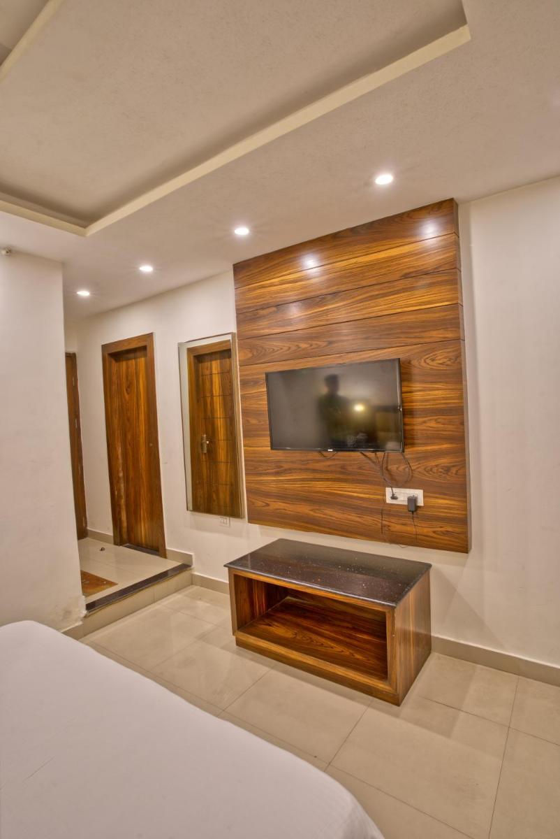 Height View Residency - Housity