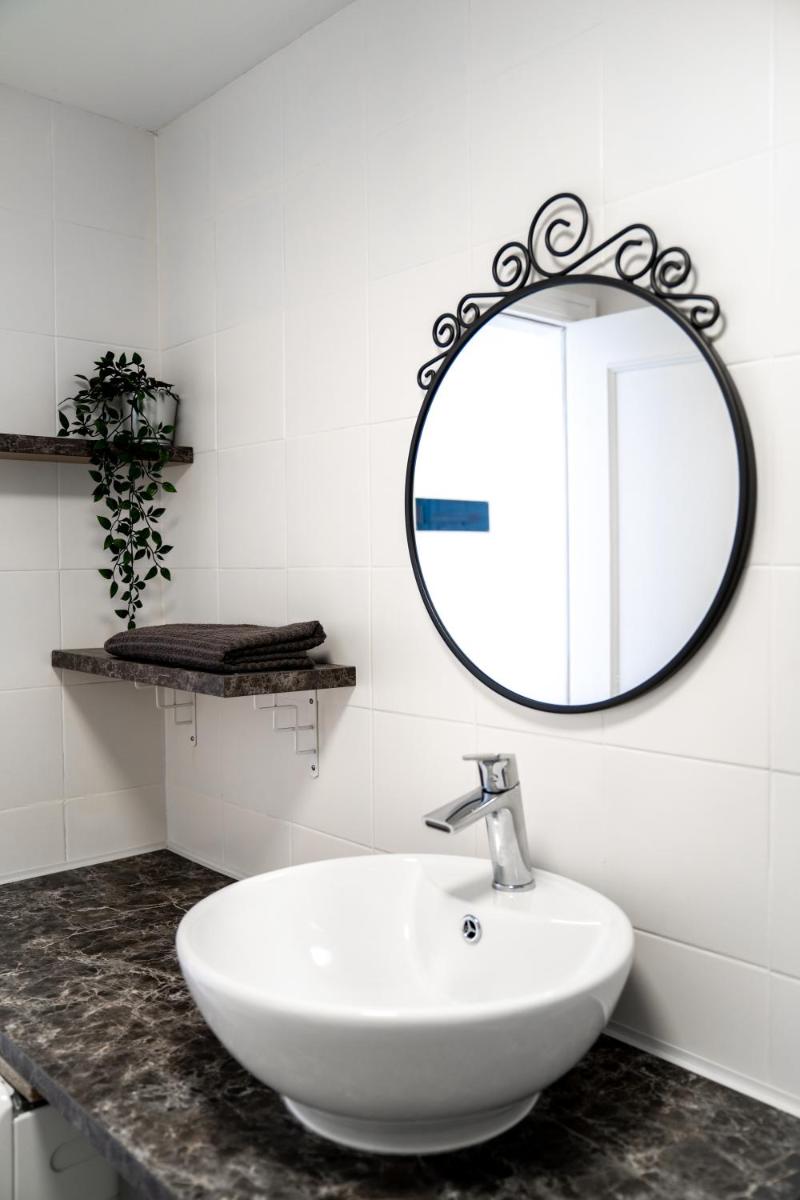 New & Renovated Vacation Apartment - Housity