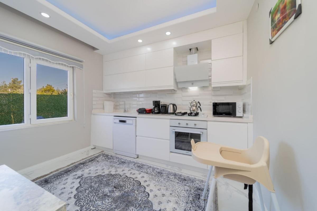 Villa with Pool and Backyard in Kepez - Housity