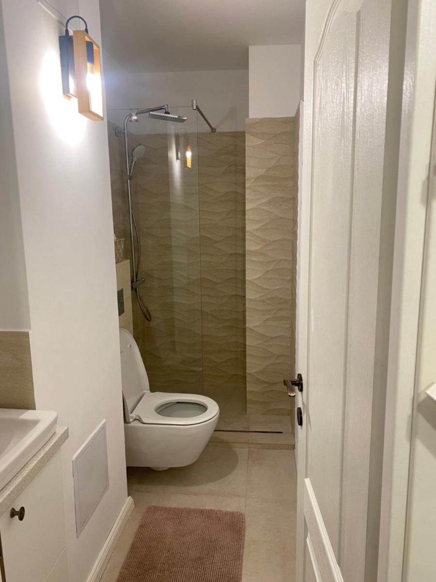 Virginia's Studio - Housity