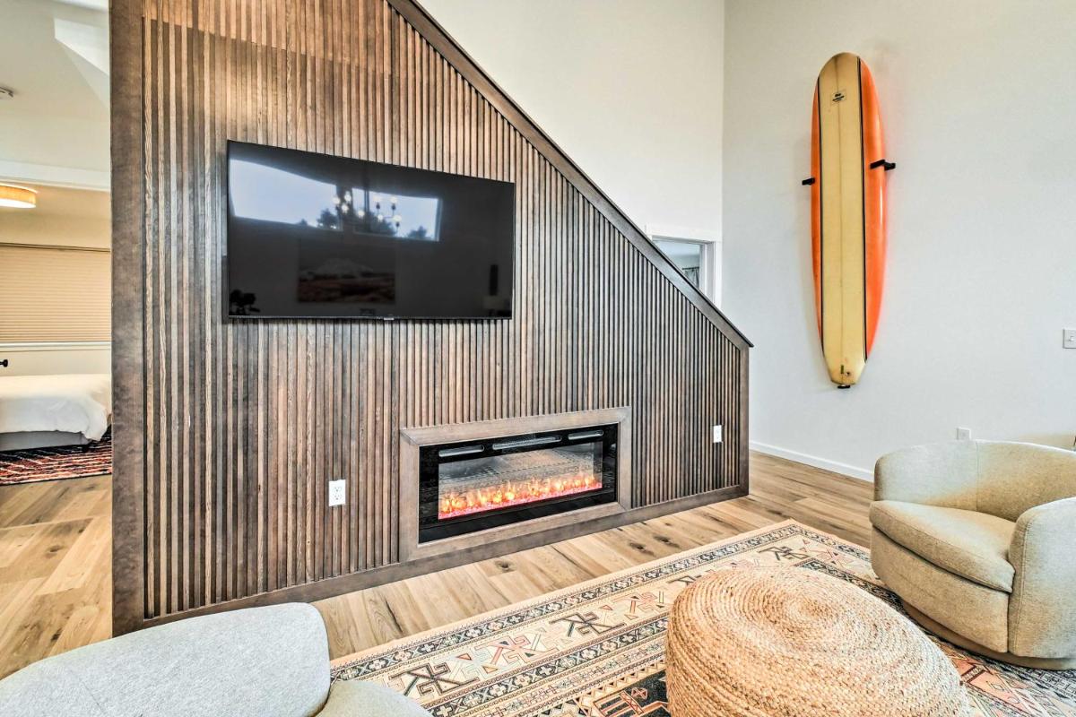 Modern Ocean Shores Getaway with Dock! - Housity