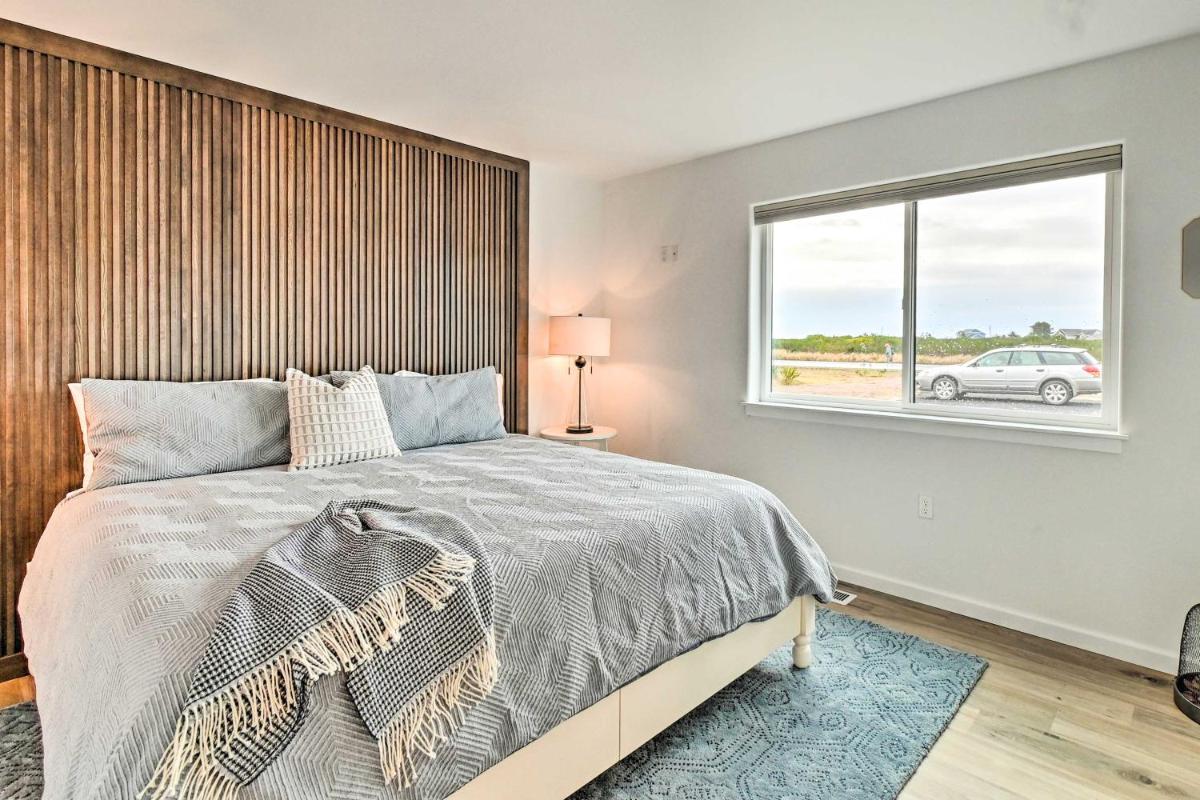 Modern Ocean Shores Getaway with Dock! - Housity