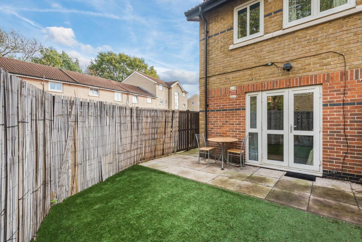 Spacious 4 bed house near Greenwich - Housity