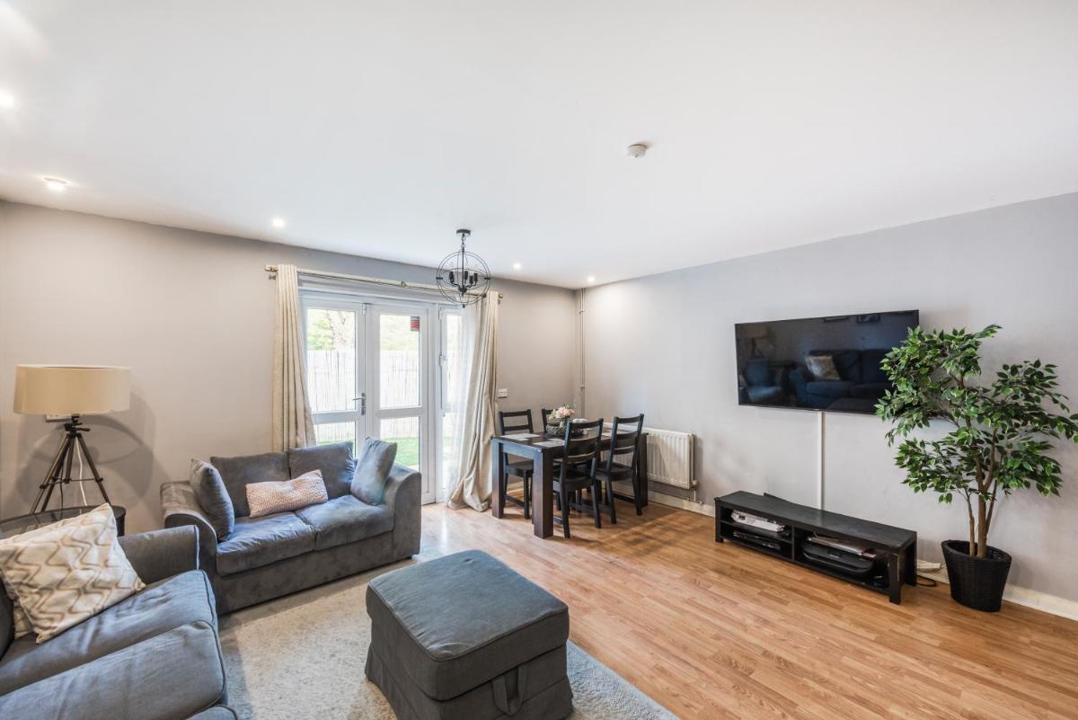 Spacious 4 bed house near Greenwich - Housity