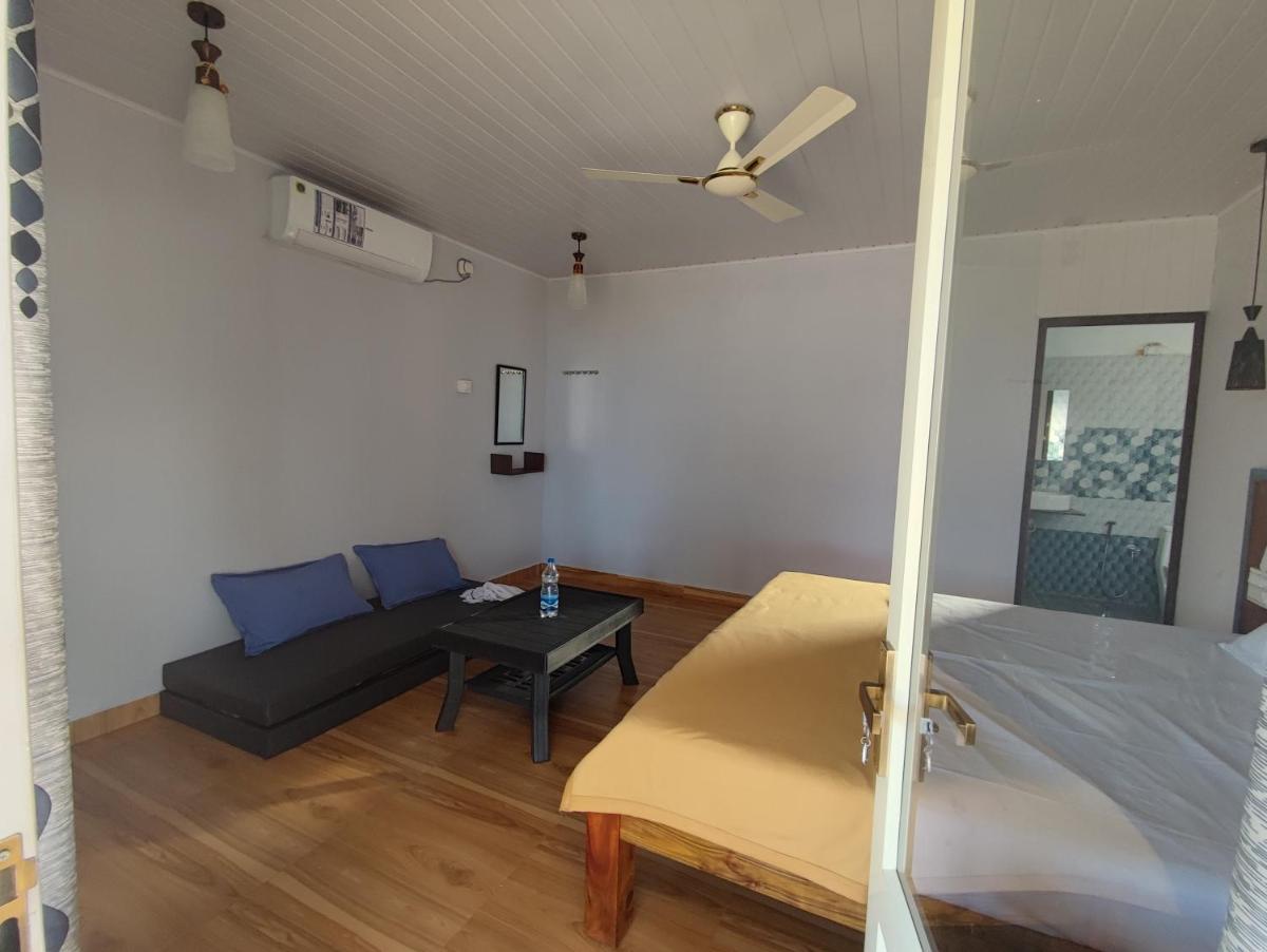Coral Beach Cottage - Housity