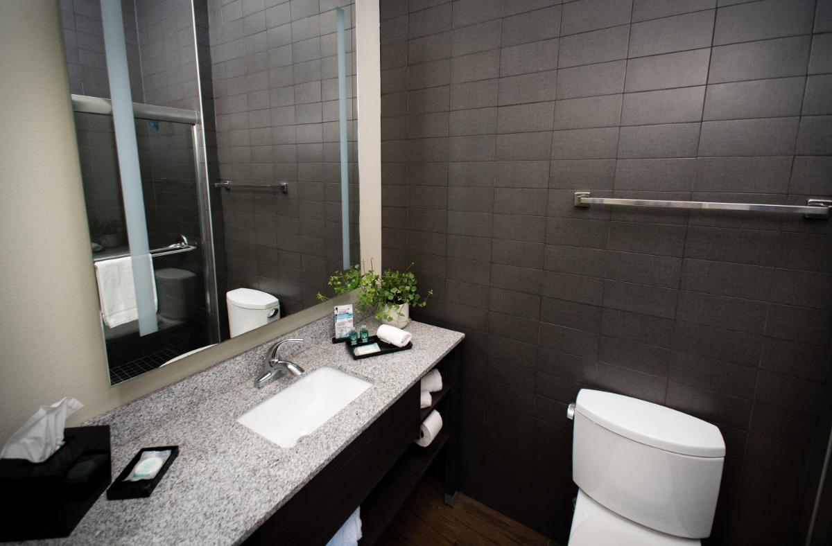 Malana Hotels & Suites - Housity