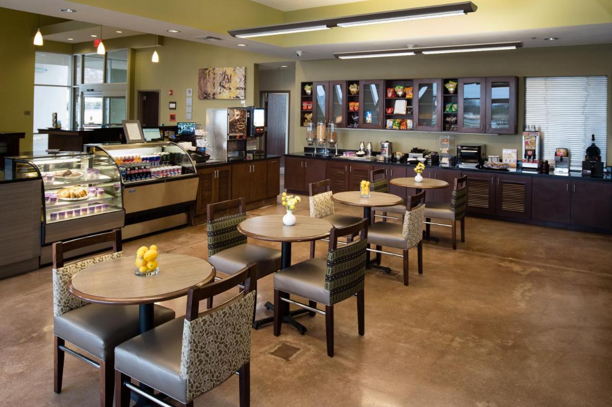 Malana Hotels & Suites - Housity