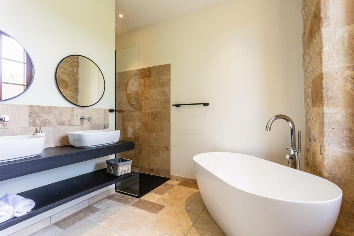 Stunning 2-Bed restored House privert river view - Housity