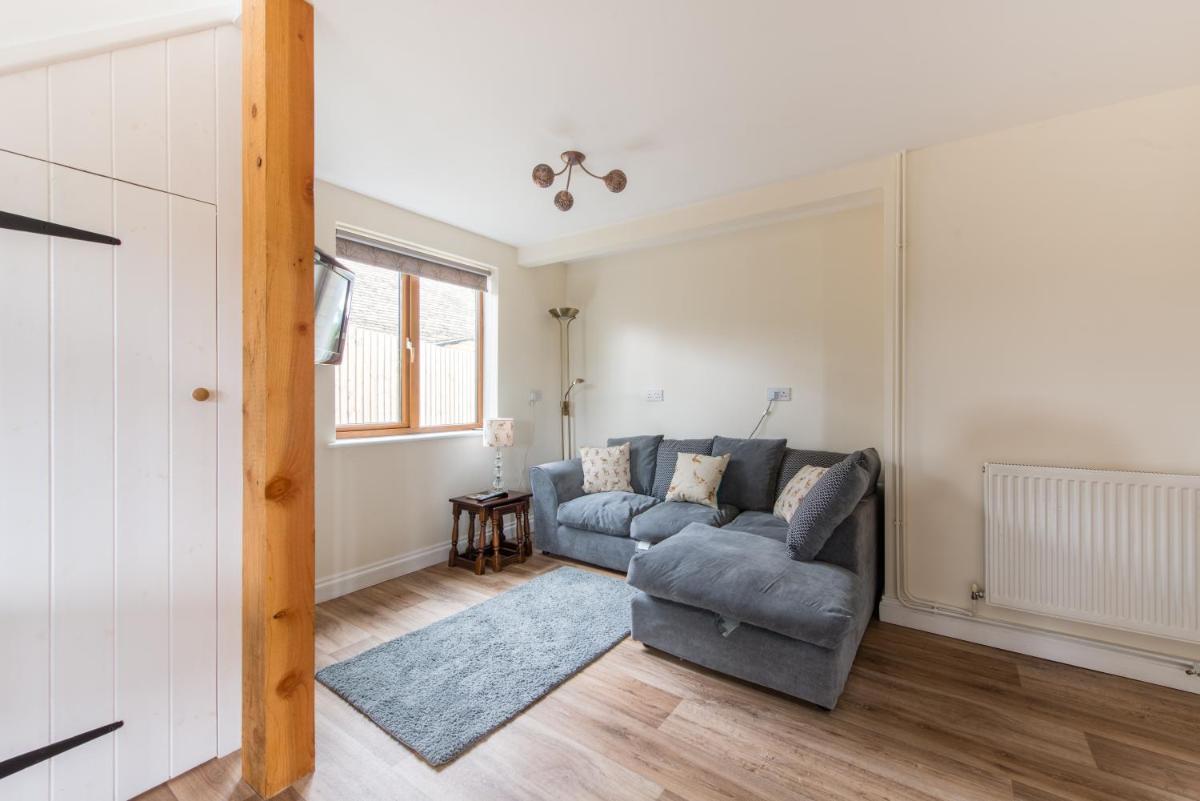 Blacklaines Annexe - Housity