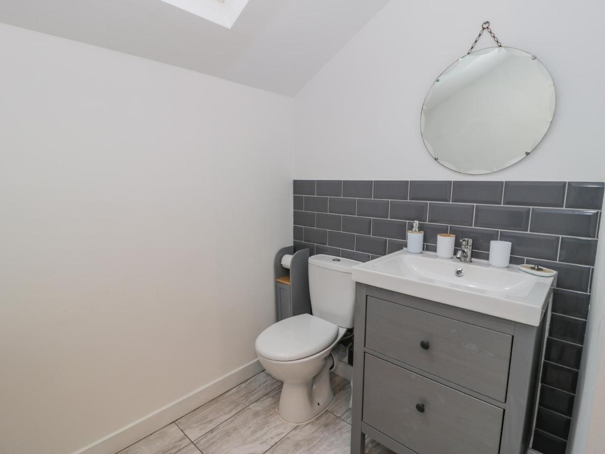 Bronwen House - Housity