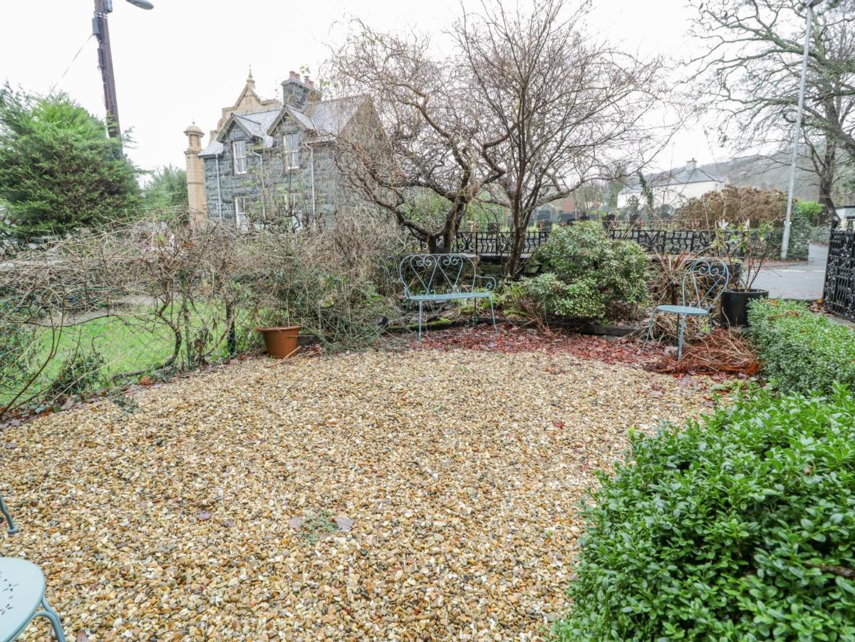 Bronwen House - Housity