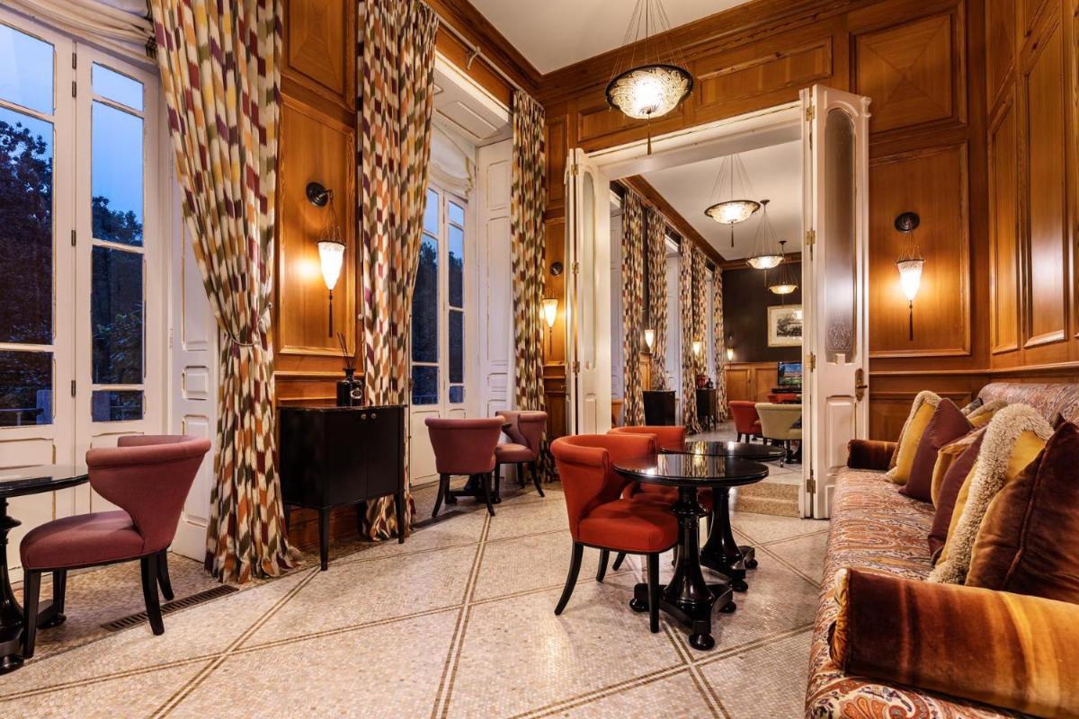 Uma área de estar em Vidago Palace