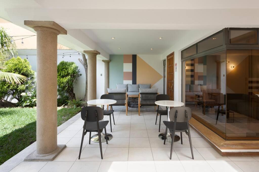 H13-102, Comfortable Apartment next to the Airport - Housity