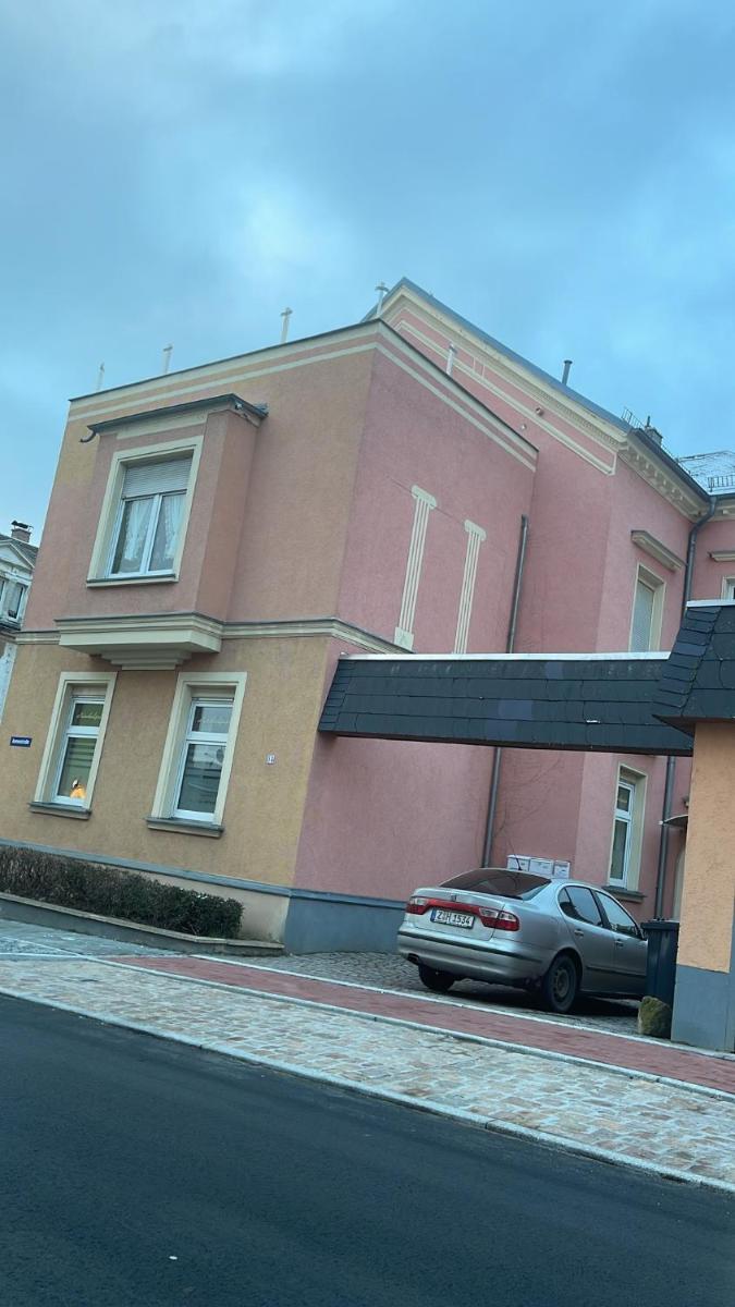 Stella's Monteurswohnungen - Hizvo