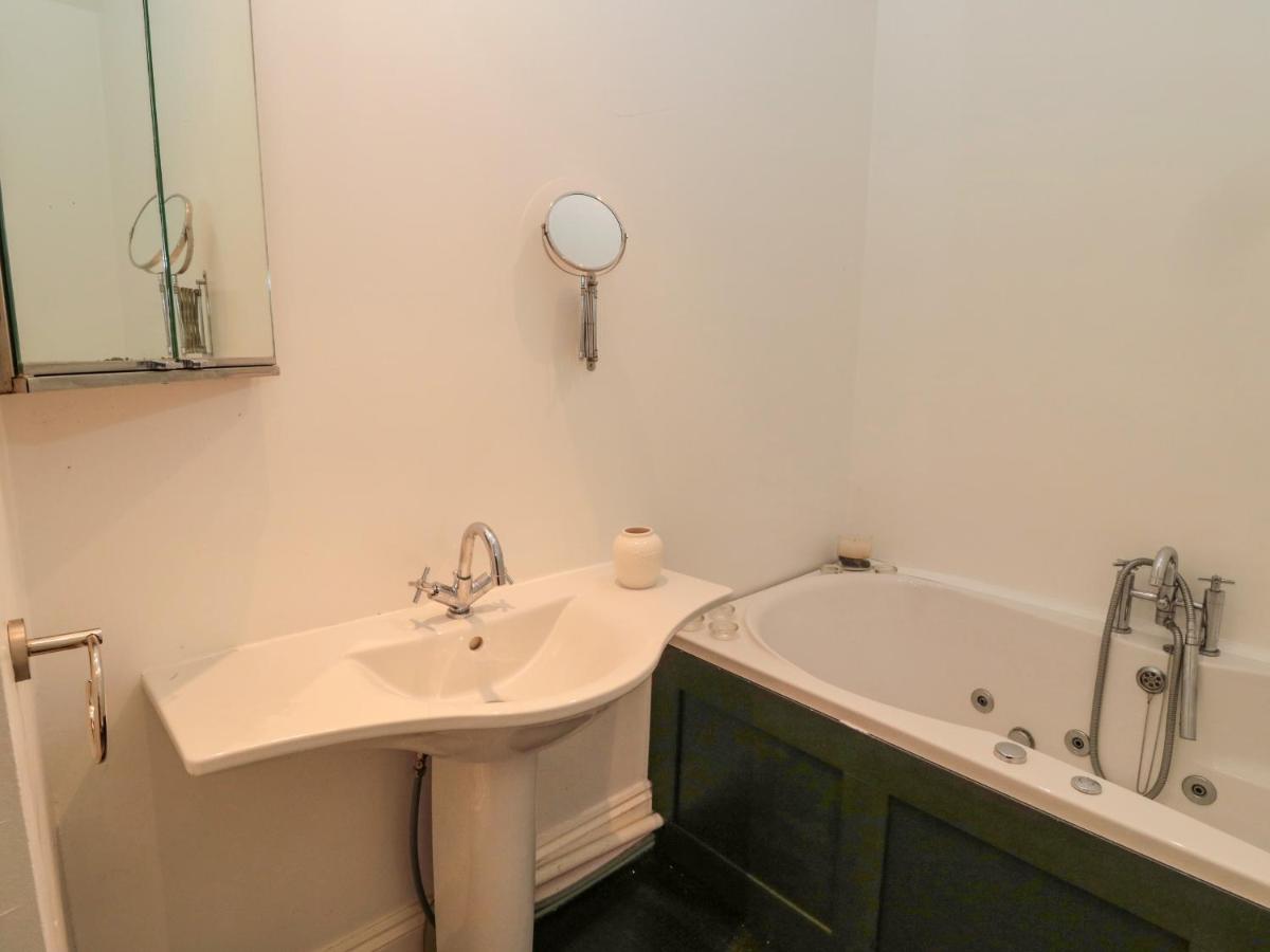 2 The Reformed Church - Housity