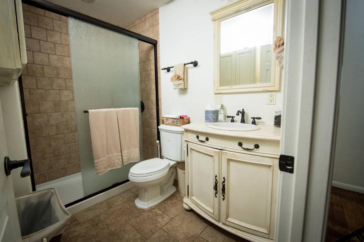 Chick-Ranch Guest House - Housity