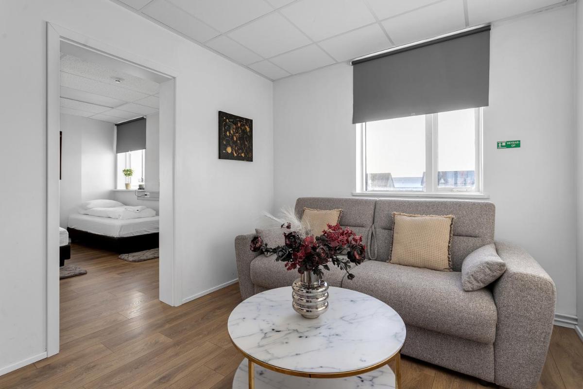 Bank Guesthouse by KEF Airport - Housity