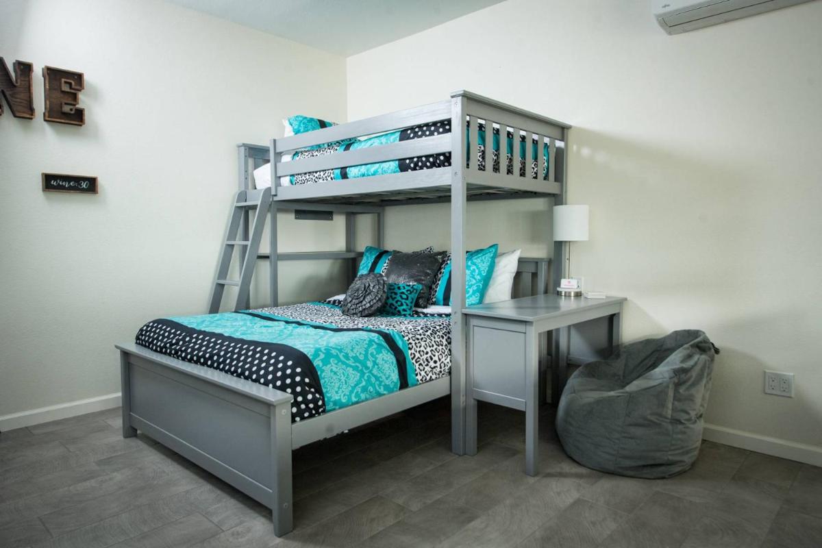 Chick-Ranch Hideaway Studio - Housity