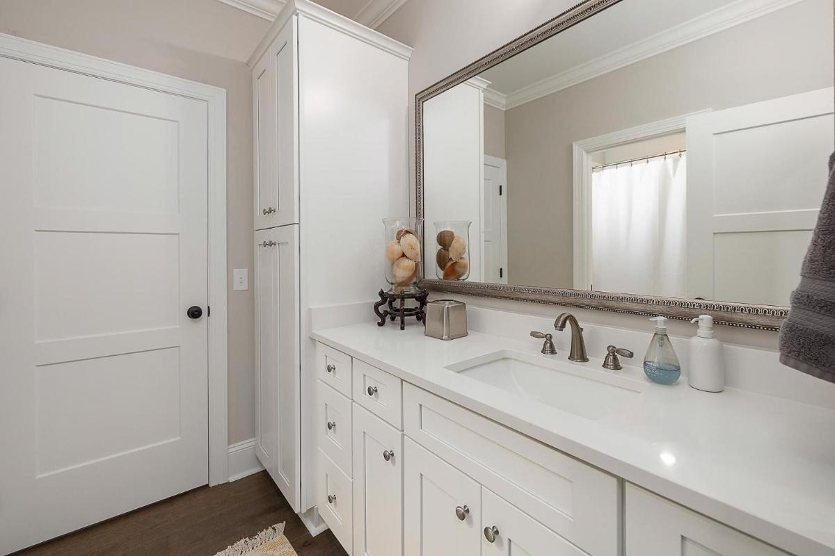The Villas at Gascoigne - 117 Gascoigne Ave, #305 - Housity