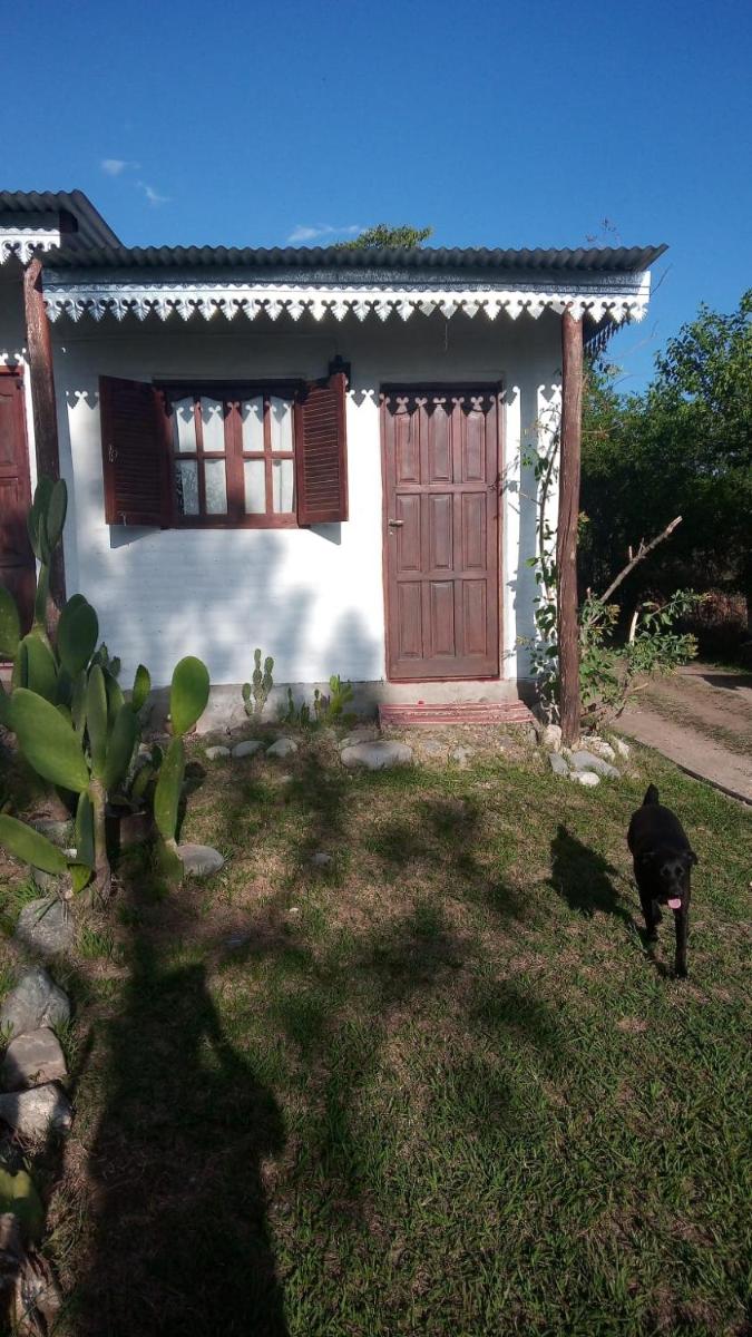 Monoambiente para 1 y 2 personas Villa La Bolsa a 2 cuadras del río - Housity