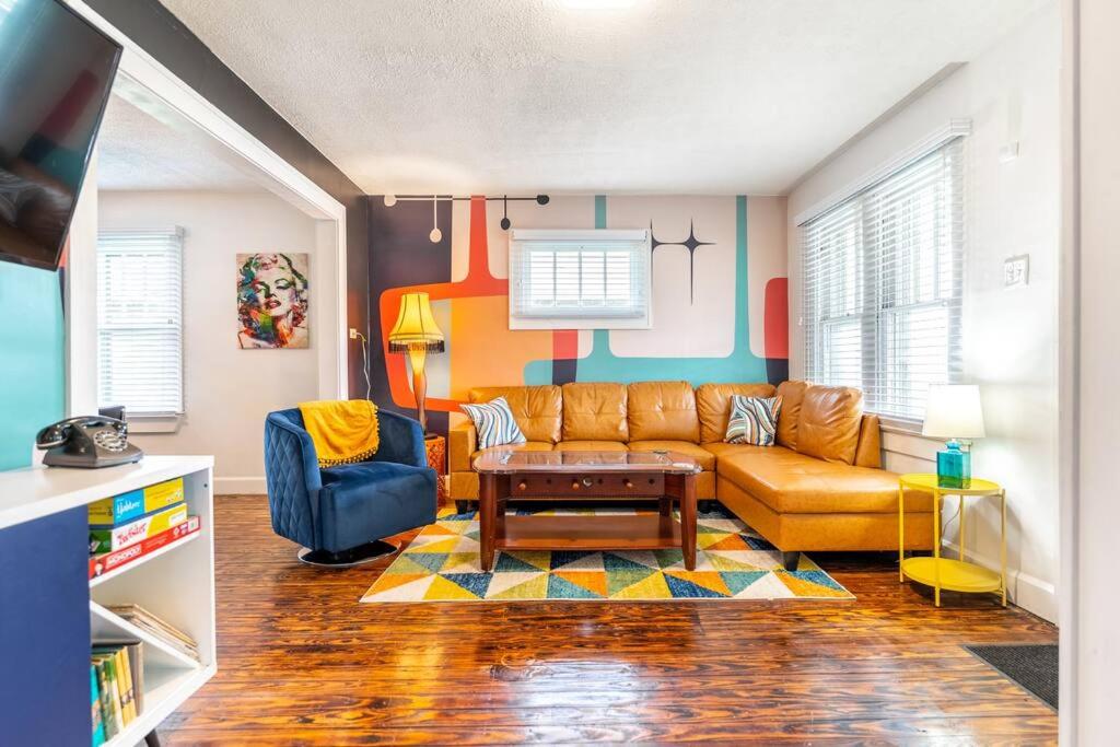 Indy Nest -The Retro House - Housity