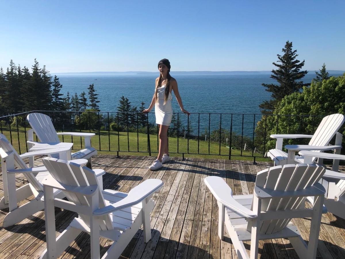 Deep Blue Beach House - Housity