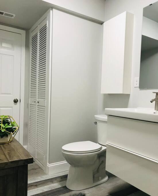 Luxury Retreat Apartment In the Heart of Spotsylvania - Housity