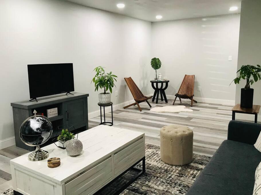 Luxury Retreat Apartment In the Heart of Spotsylvania - Housity