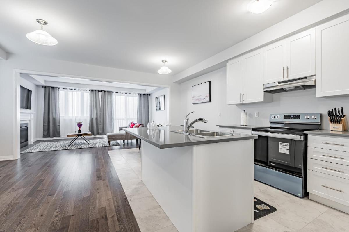 Vacation Home 4BR 3 Bath Woodstock - Housity