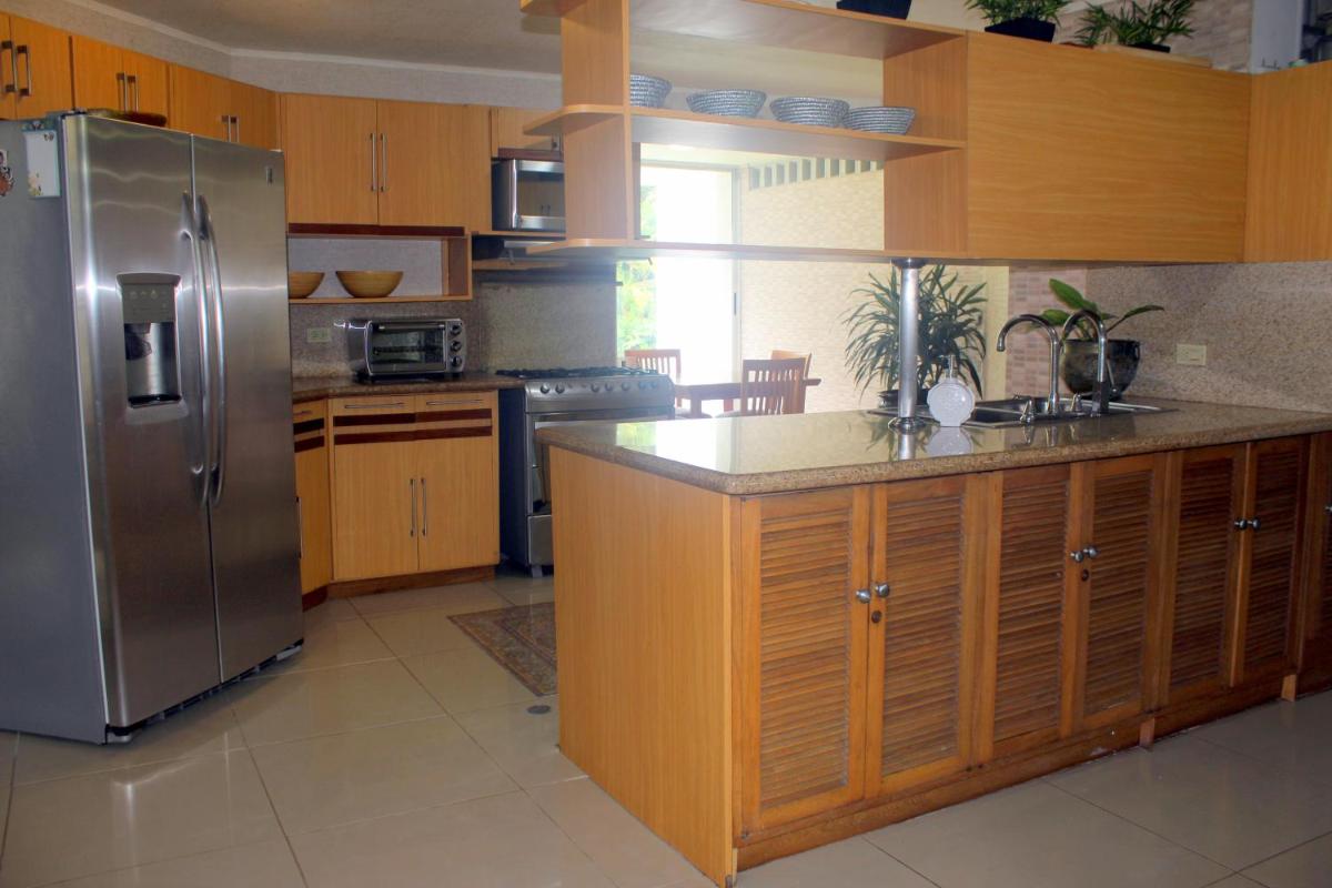 Casa Campestre Envigado, Medellin Antioquia - Housity