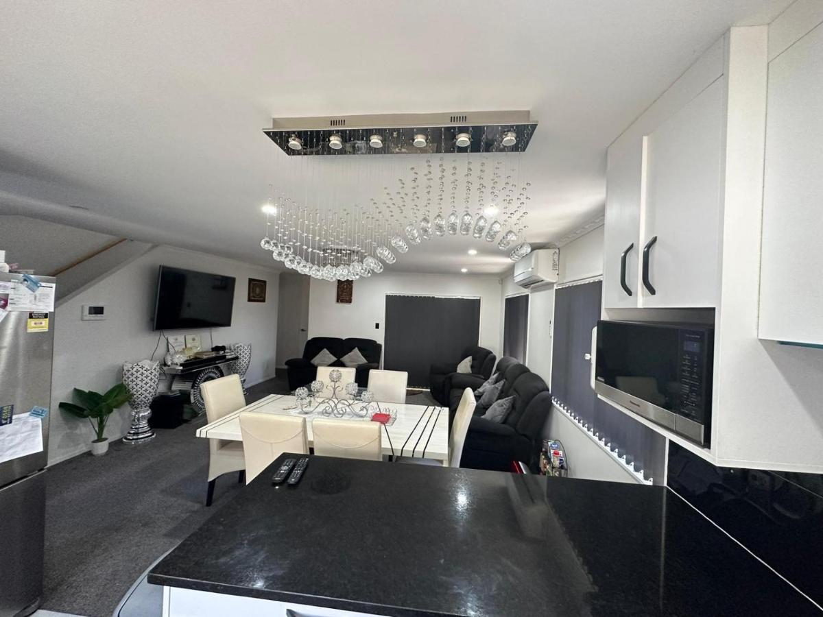 Auckand Holiday in the Golden Circle - Housity