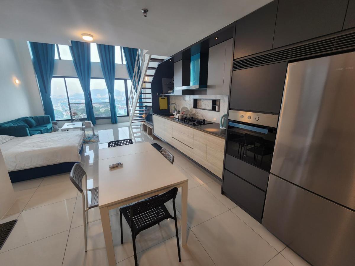 Sunrise Gurney Premium Executive City/Seafront suite - Penang - Hizvo