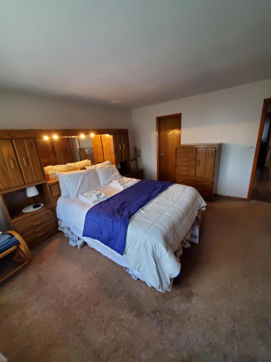 House near NYC with 3BR, 2BA, 2LR, Fpl, Deck/Patio - Housity