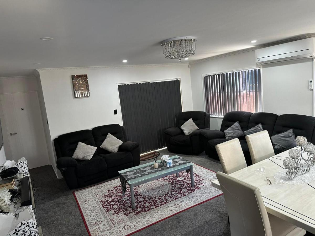 Auckand Holiday in the Golden Circle - Housity