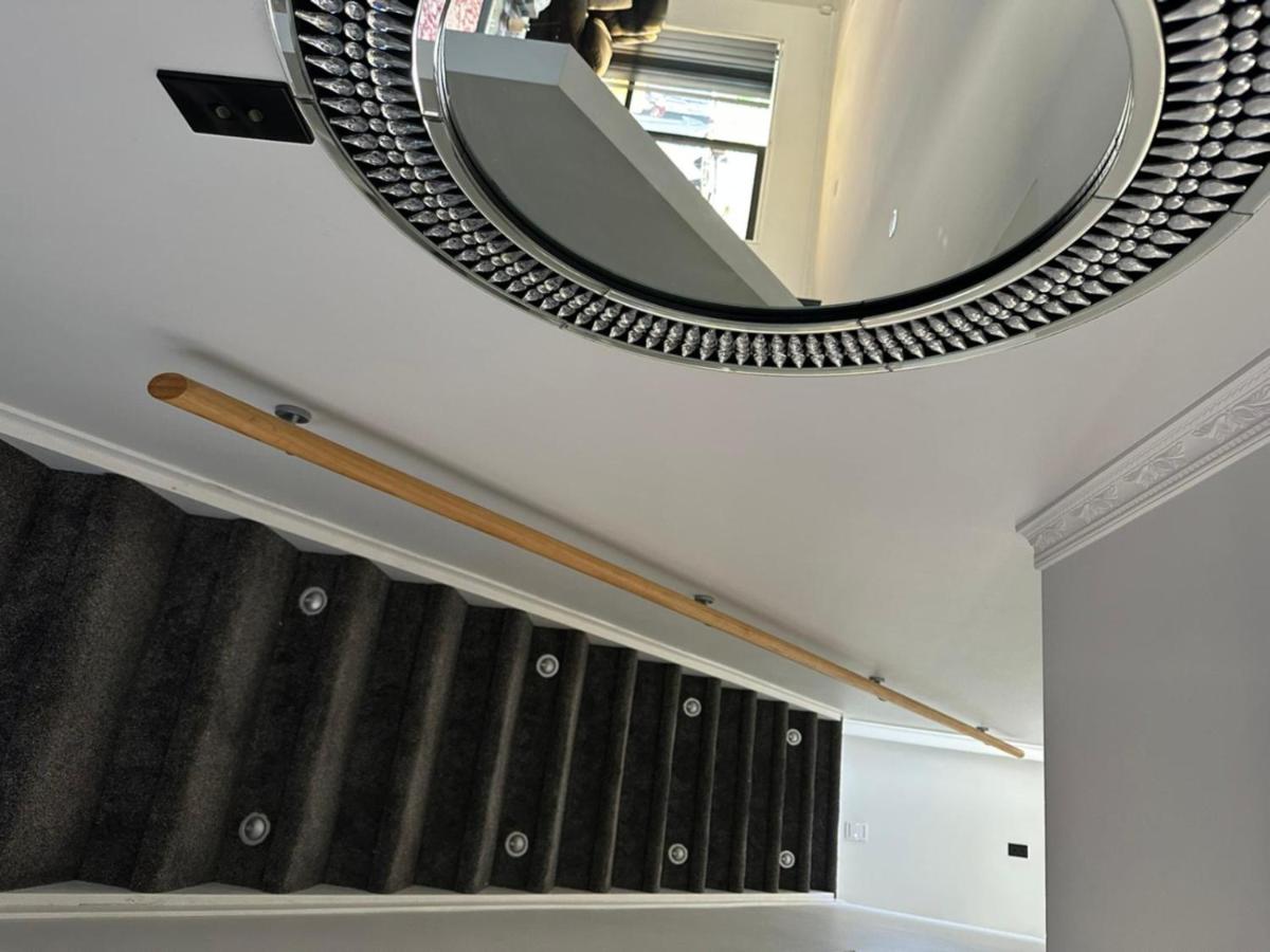 Auckand Holiday in the Golden Circle - Housity