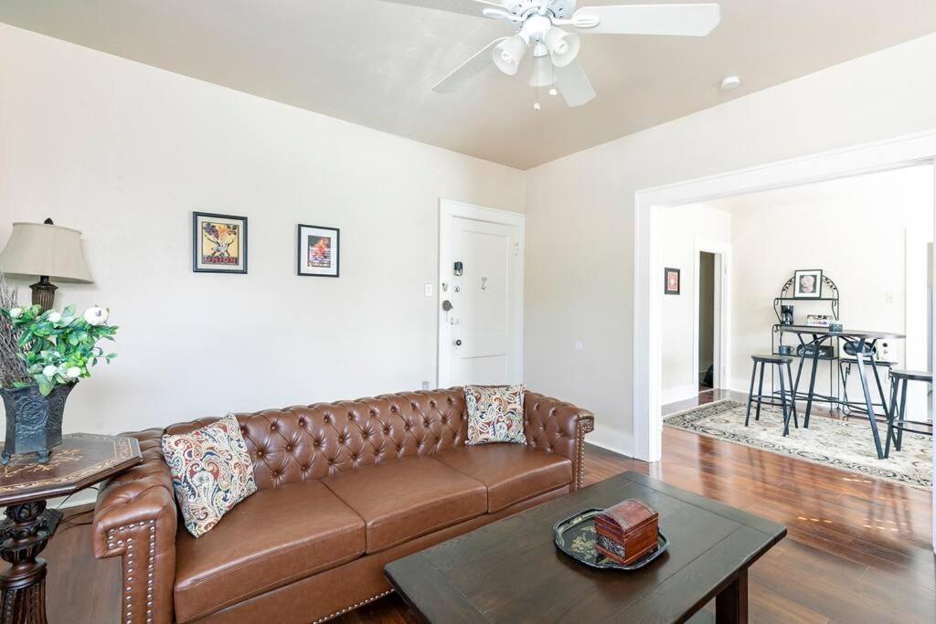 Vintage & Comfy Oasis in a Historic District ~ Pkg - Housity