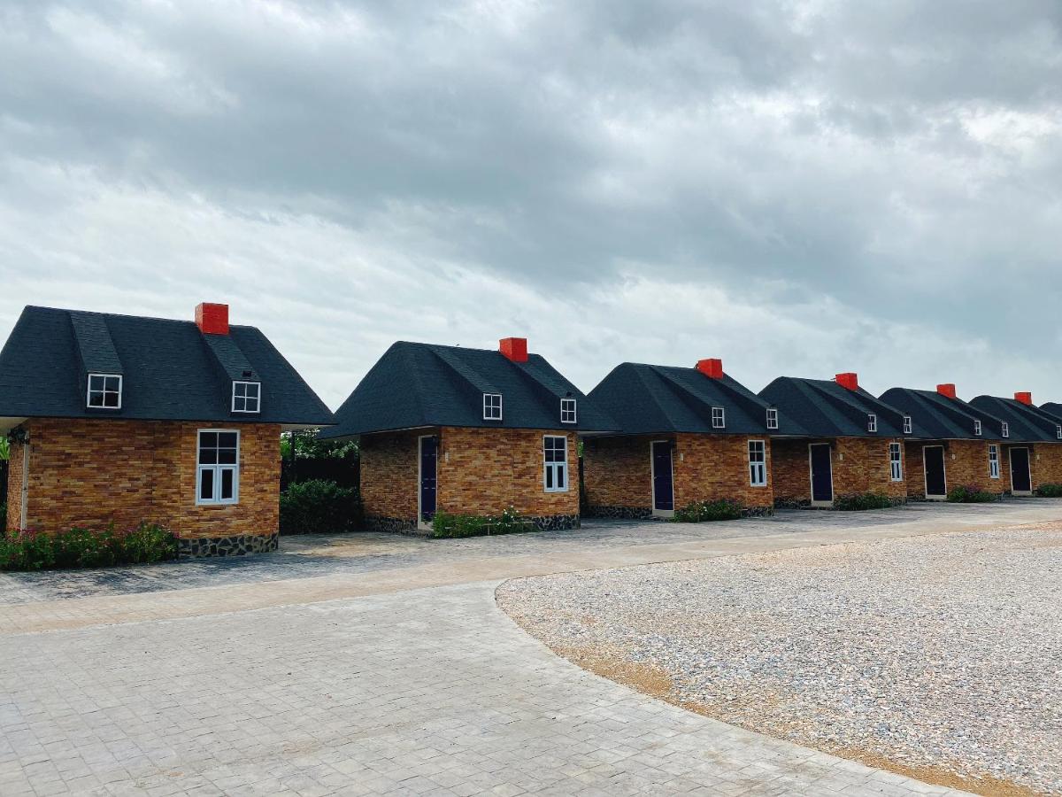 Maze Pool Villa Resort - Housity