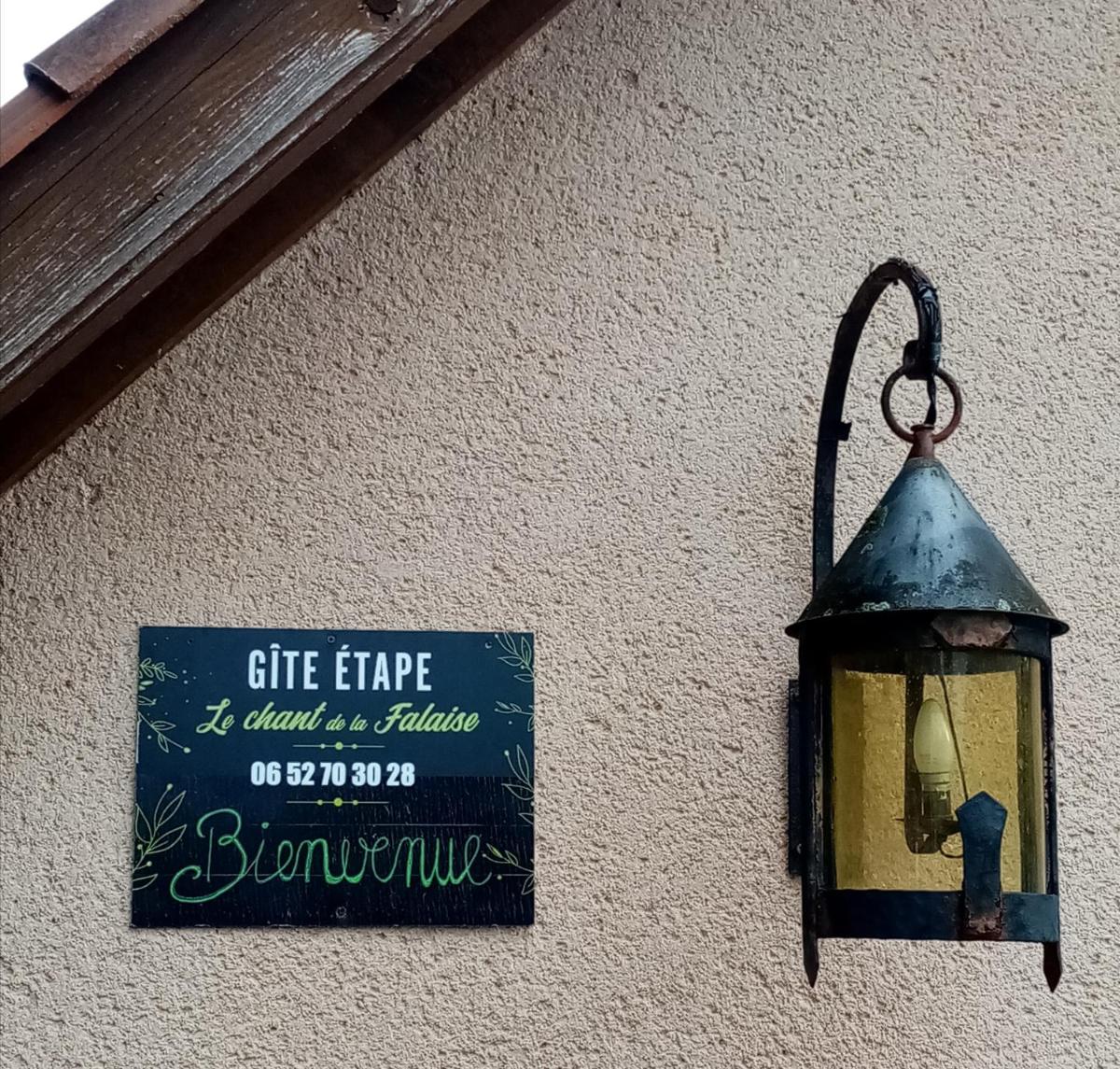 Le Chant de la falaise Gite D'étape - Housity
