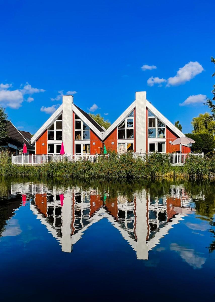 Ferienhaus mit Wasserterrasse - mit Sauna und Kamin - inklusive Nebenkosten - Housity