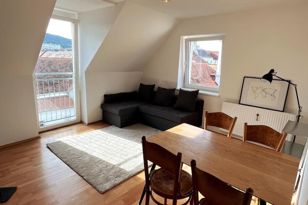 Cozy City Center Apartment - Hizvo